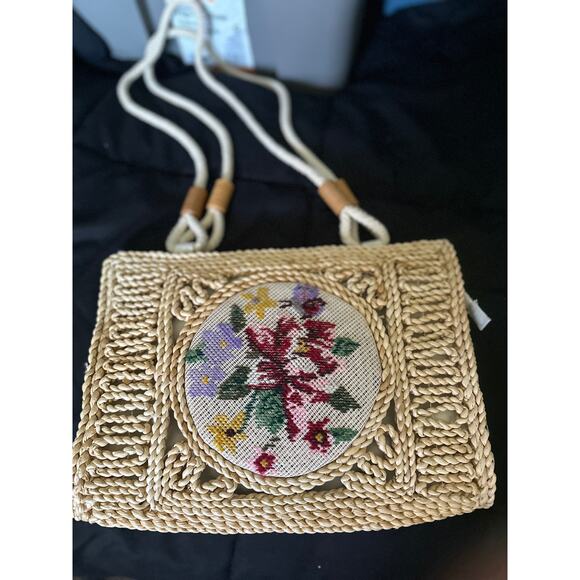 Vintage Raffia Boho straw handbag with Needlepoint Embroidery Embellishment - Picture 3 of 9
